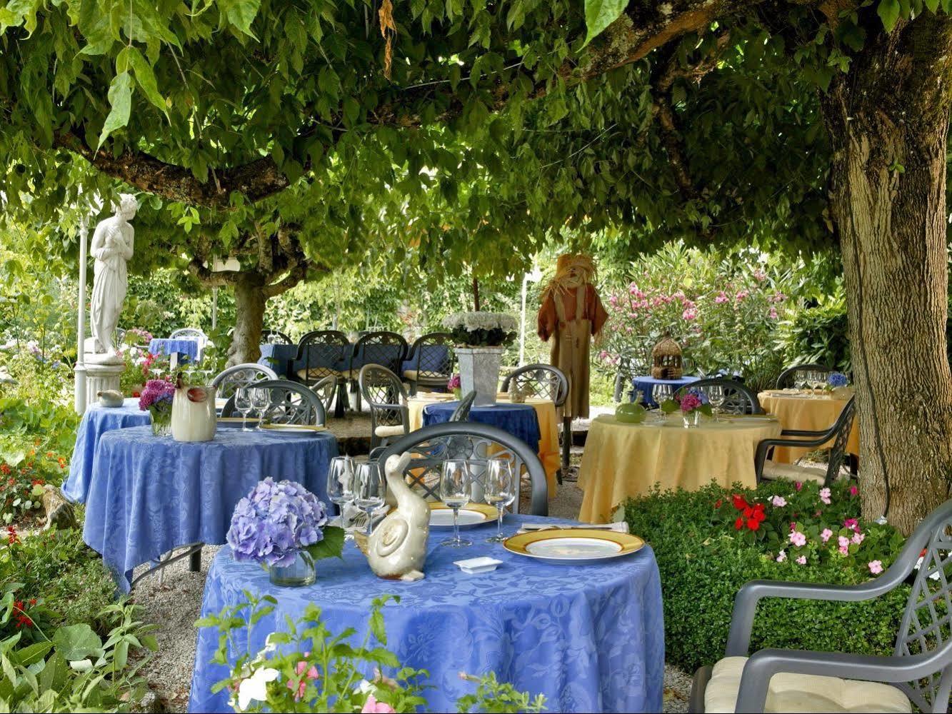 Logis Hotel Hostellerie Saint-Jacques Bagian luar foto